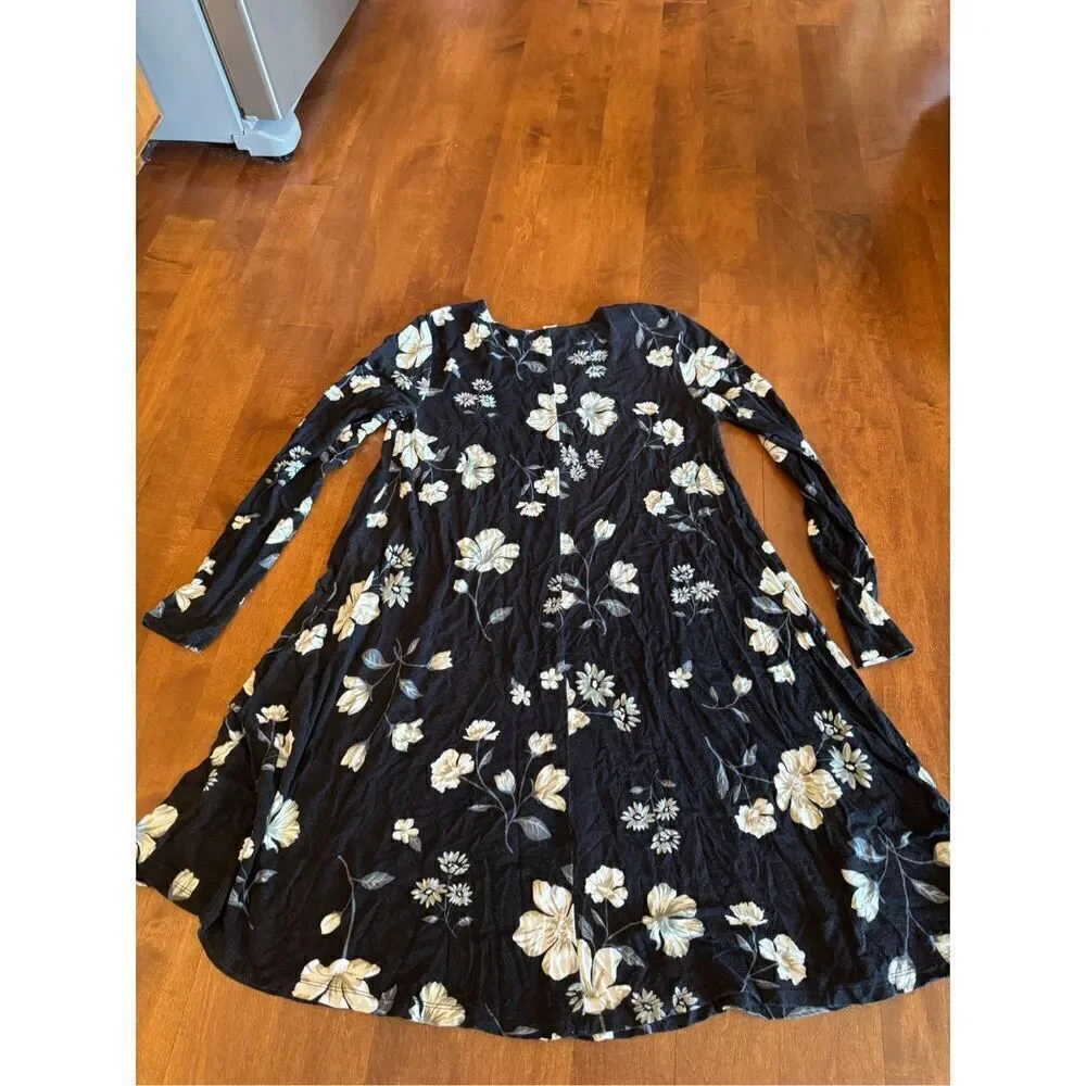 Women’s Old Navy, long sleeve floral dress